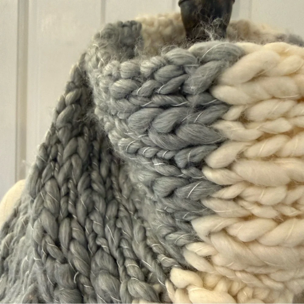 Y2K Abercrombie & Fitch Gray Cream knit colorblock Scarf wool blend moose logo
